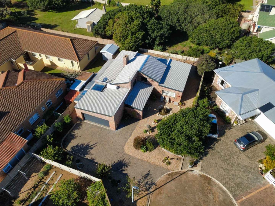3 Bedroom Property for Sale in Stilbaai Wes Western Cape